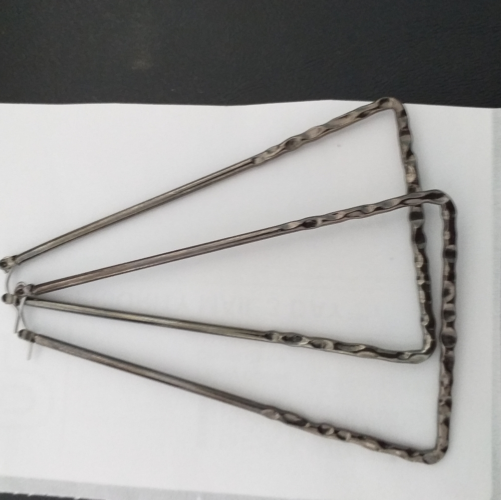 Guess pyramid drop earrings